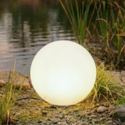 Lindby pallovalaisin Valyra, Ø 40 cm, IP54, maakiila