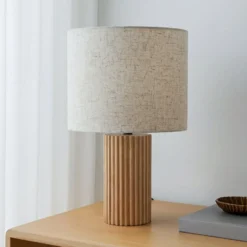 Lindby pöytävalaisin Kimiko, korkeus 38 cm, puu, tekstiili
