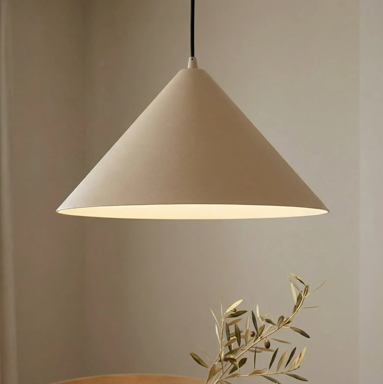 Lindby Riippuvalaisin Clarine, beige, Ø 50 cm, metallia