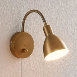Lindby seinävalaisin Amrei, antiikkimessinki, 42 cm, pistotulppa, himmennettävä