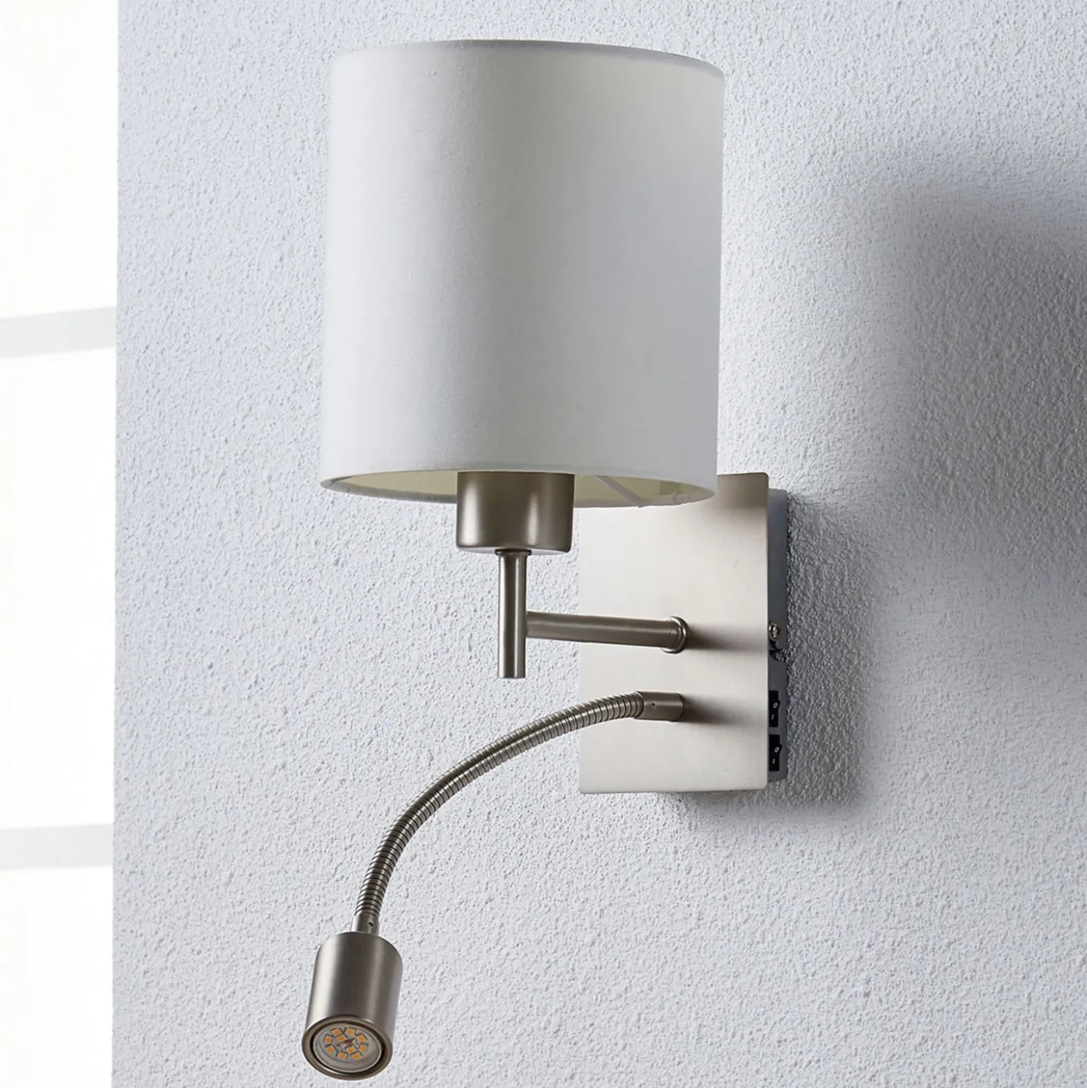 Lindby seinävalaisin Camilo, nikkelin värinen, LED-lukuvalo, 28 cm