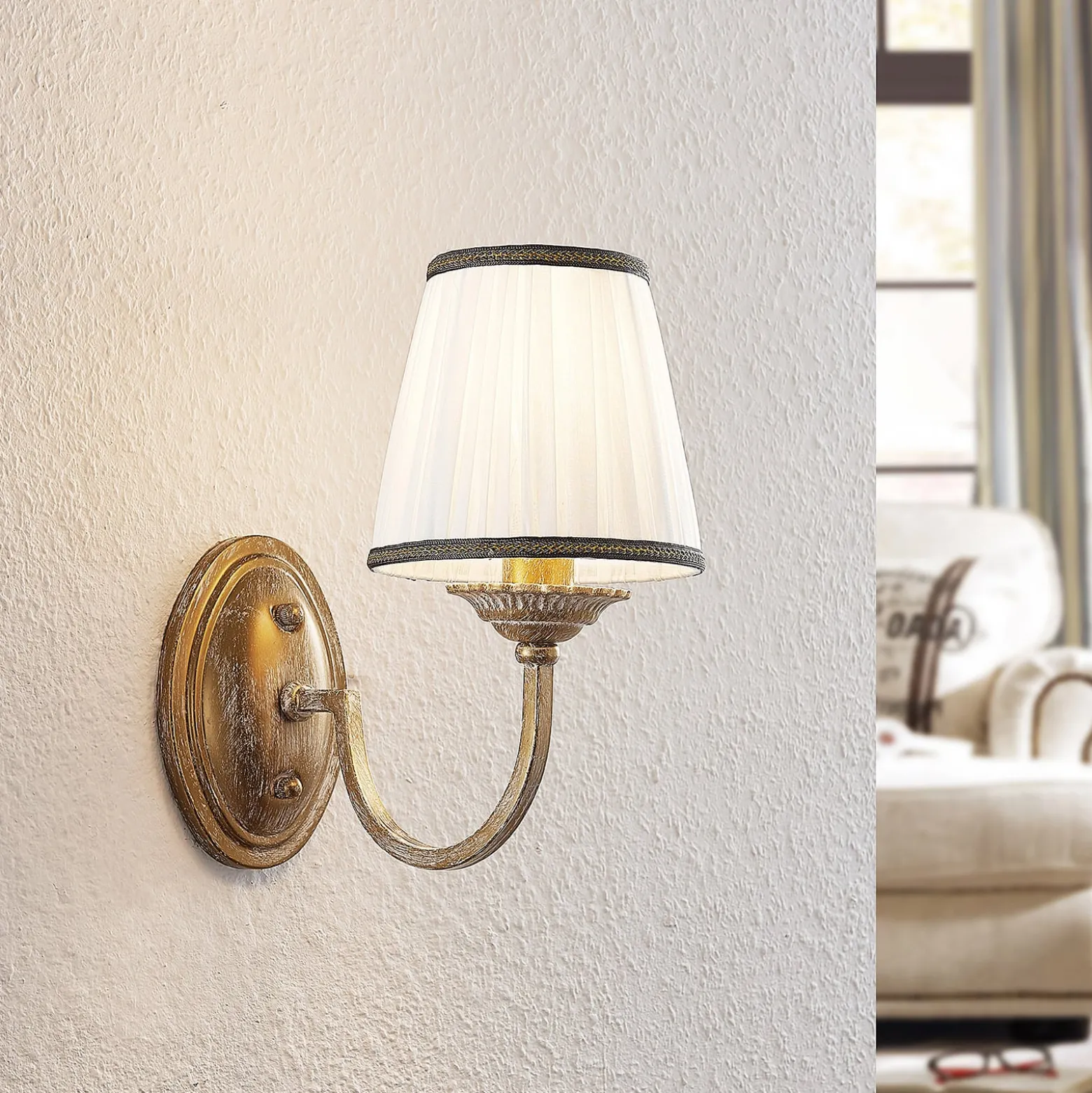 Lindby seinävalaisin Lumiel, kerma/messinki, tekstiili, 27cm