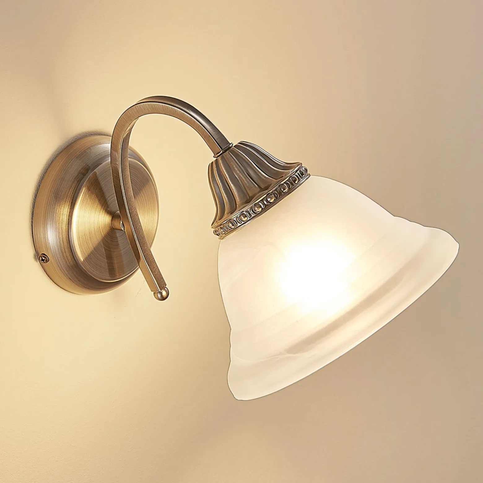 Lindby seinävalaisin Mialina, 20 cm, antiikkimessinkiä, metallia, lasia