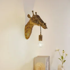 Lindby seinävalaisin Nirvathia, 35 cm, kirahvi, messingin värinen