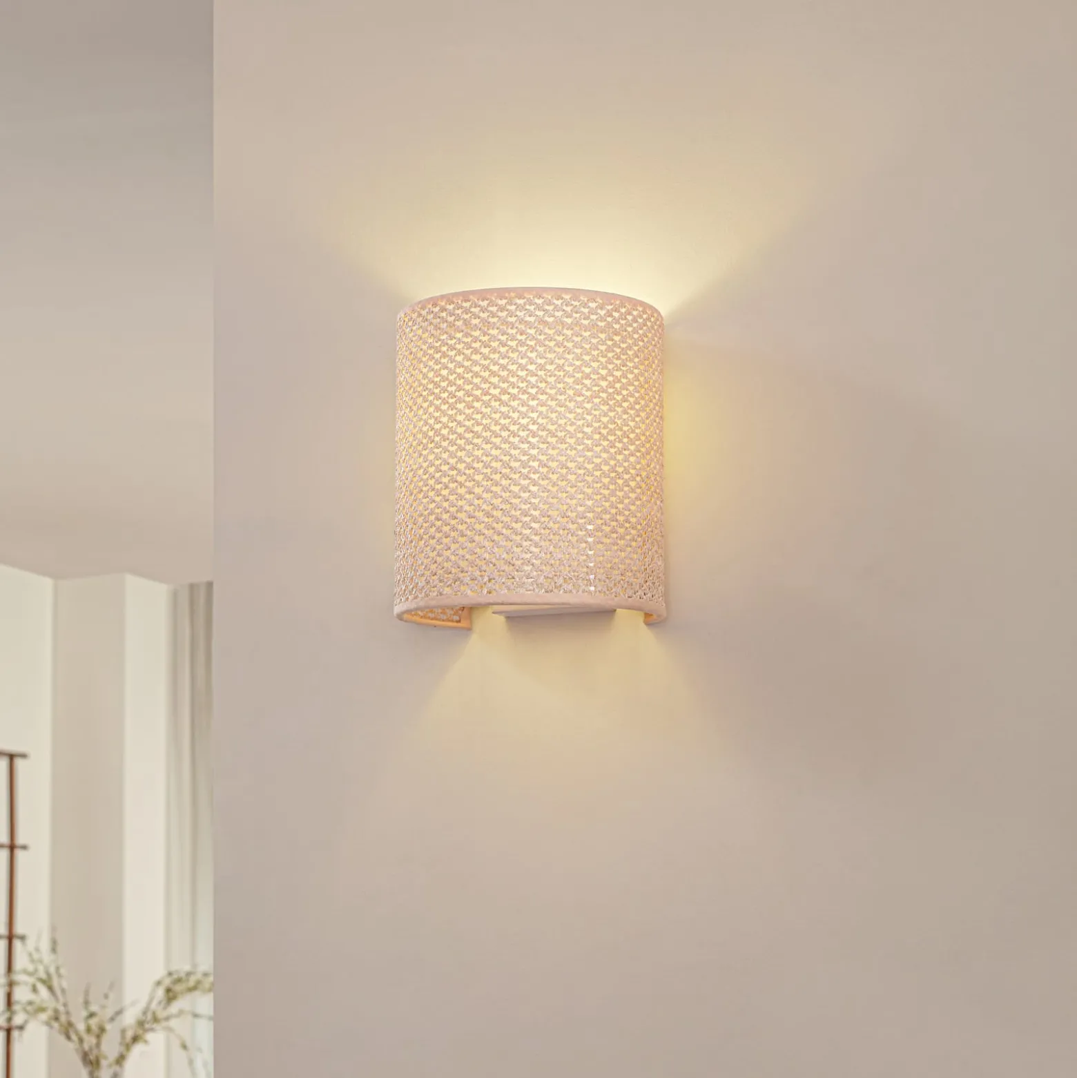 Lindby seinävalaisin Soula, 20 cm, beige, muovi, E27
