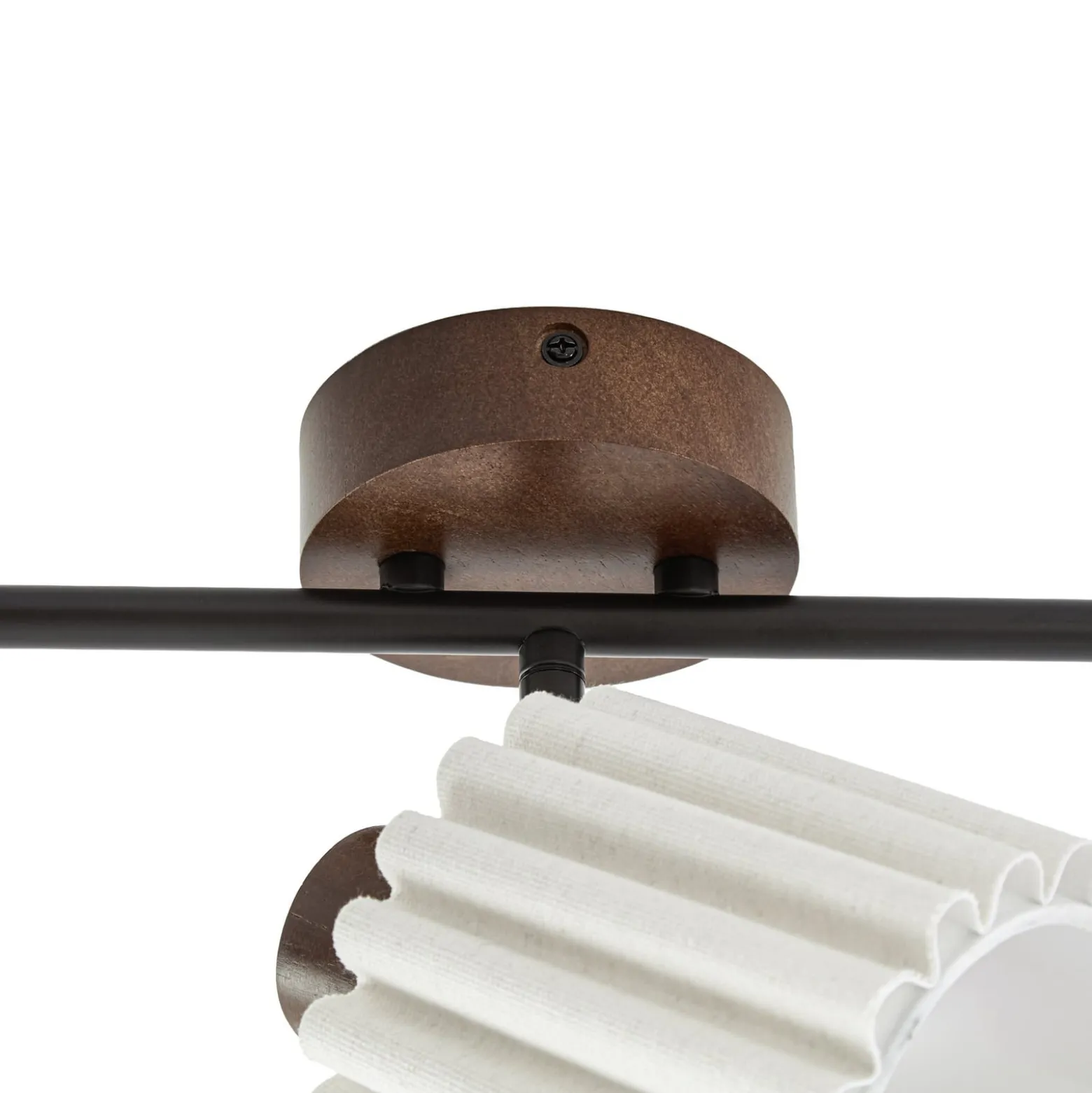 Lindby Shiloh -kattokohdevalo, 3-lamppuinen, pähkinä/beige, puu