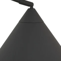 Lindby Triangolo -kaarilamppu, musta, korkeus 195 cm, metalli E27