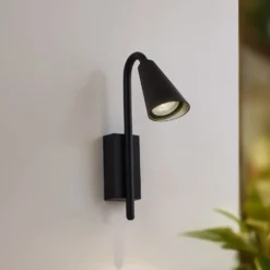 Lindby ulkoseinälamppu Sorvete, musta, metalli, korkeus 33 cm