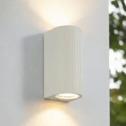 Lindby ulkoseinävalaisin Aluvo, valkoinen, 16 cm, IP65, aallotettu