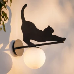 Lindby ulkoseinävalaisin Katti, metalli, musta, IP44, kissa
