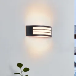 Lindby ulkoseinävalaisin Vimal, E27, 32 cm, musta, alumiinia