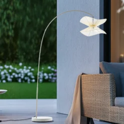 Lindby ulkotilojen lattiavalaisin Valdorin, beige, 199 cm, IP44