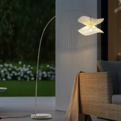 Lindby ulkotilojen lattiavalaisin Valdorin, beige, 199 cm, IP44
