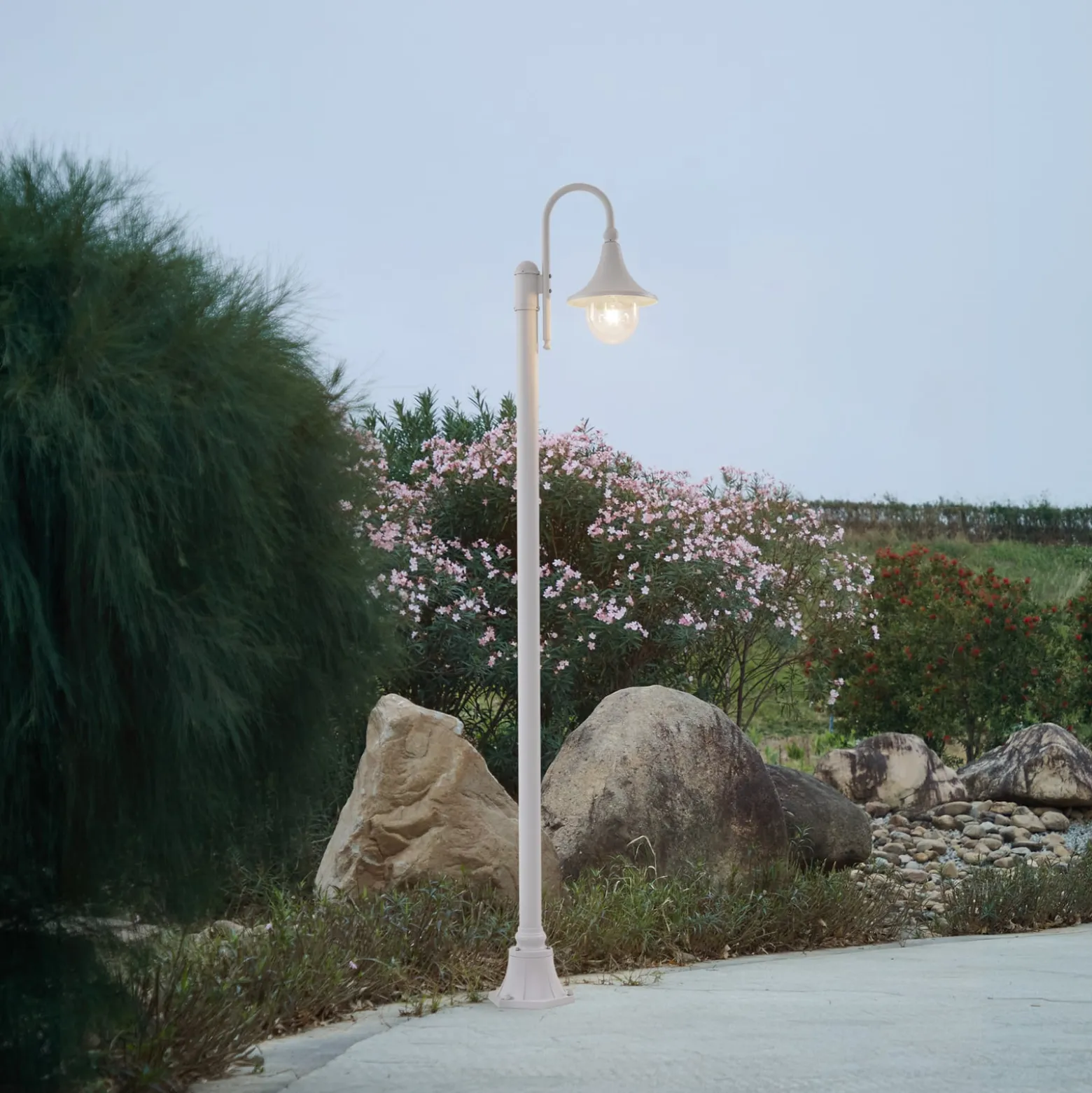 Lindby ulkovalaisin Daphne, 220 cm, valkoinen, metalli, E27