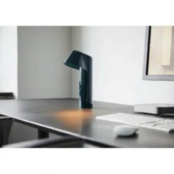 LOOM DESIGN LED-akkukäyttöinen pöytävalaisin Willow, vihreä, alumiini, IP54