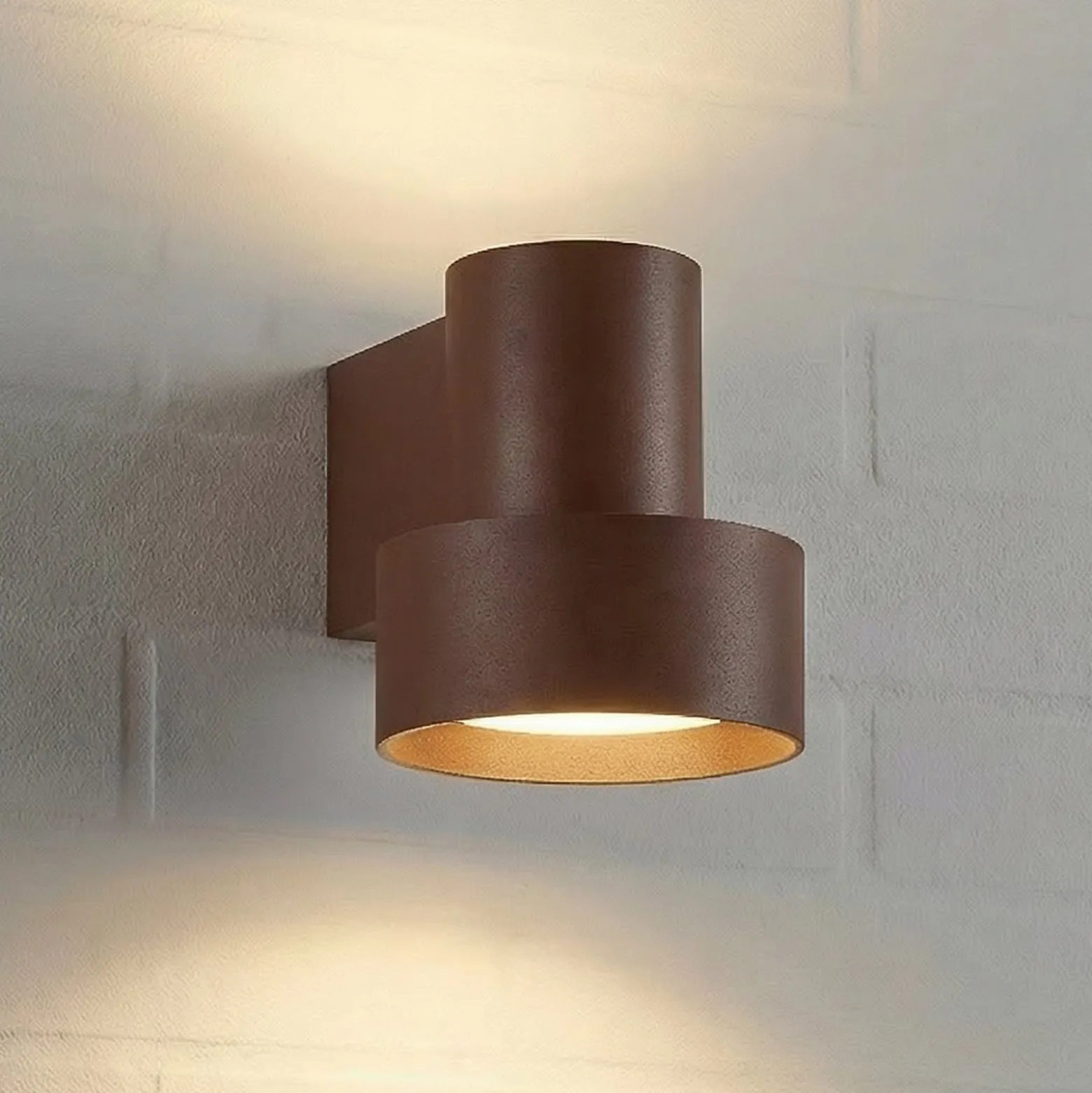 Lucande Elune LED-ulkoseinälamppu, ruskea, IP44, ylös/alas