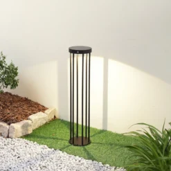 Lucande Evelis LED-aurinkokeinuvalaisin, musta, alumiini, anturi
