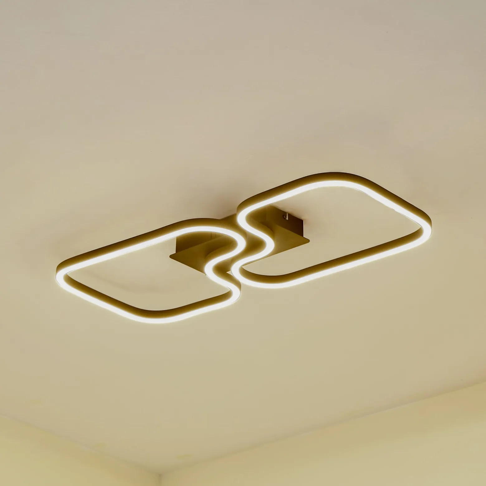 Lucande LED-kattovalaisin Amiya, 64 cm, musta, alumiinia