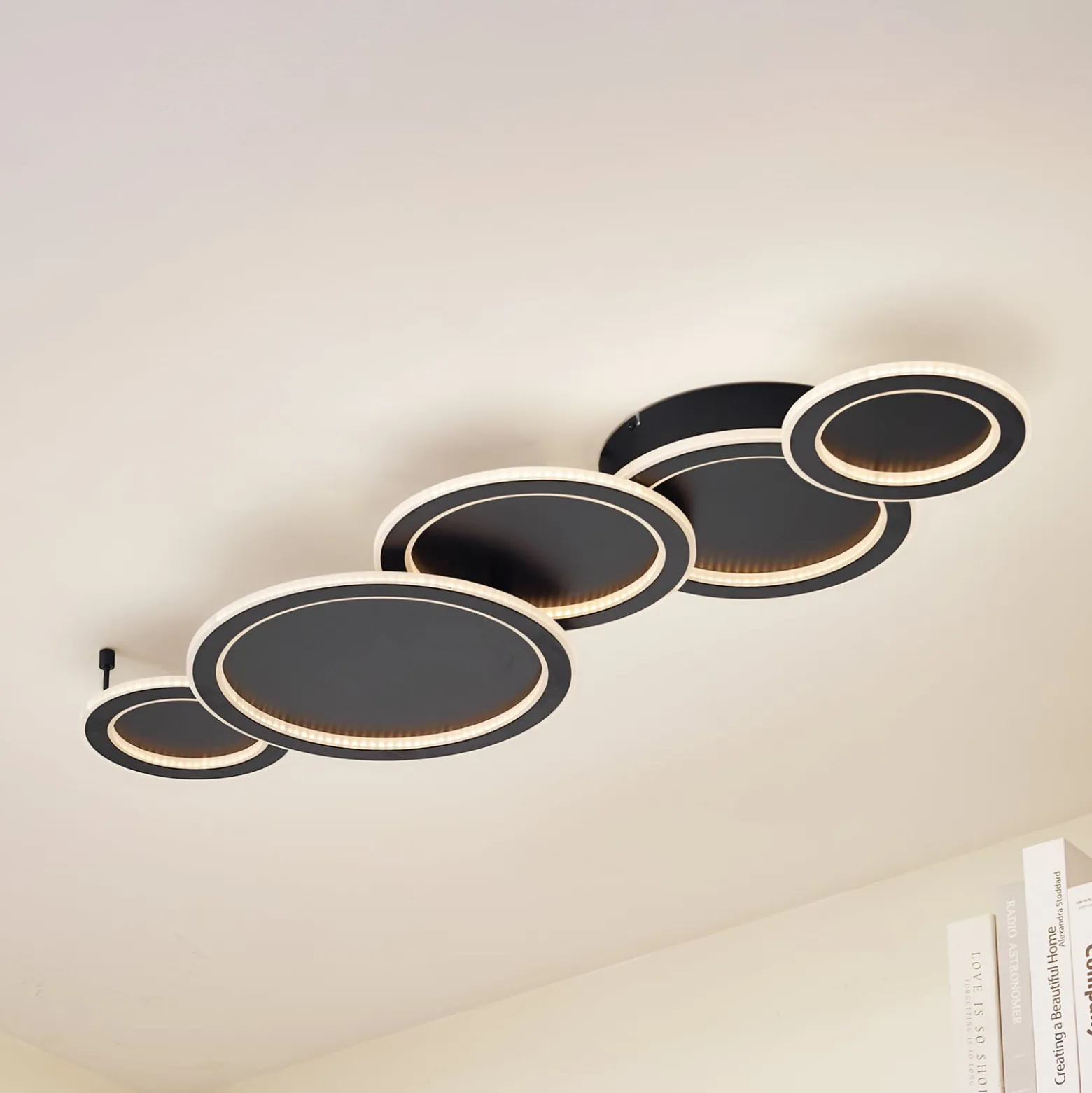 Lucande LED-kattovalaisin Diala, musta, metalli, 96 cm