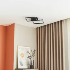 Lucande LED-kattovalaisin Tjado, 67 cm pitkä, musta, metallia