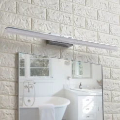 Lucande LED kylpyhuoneen seinävalaisin Julie, 75cm, kromi, metalli, IP44