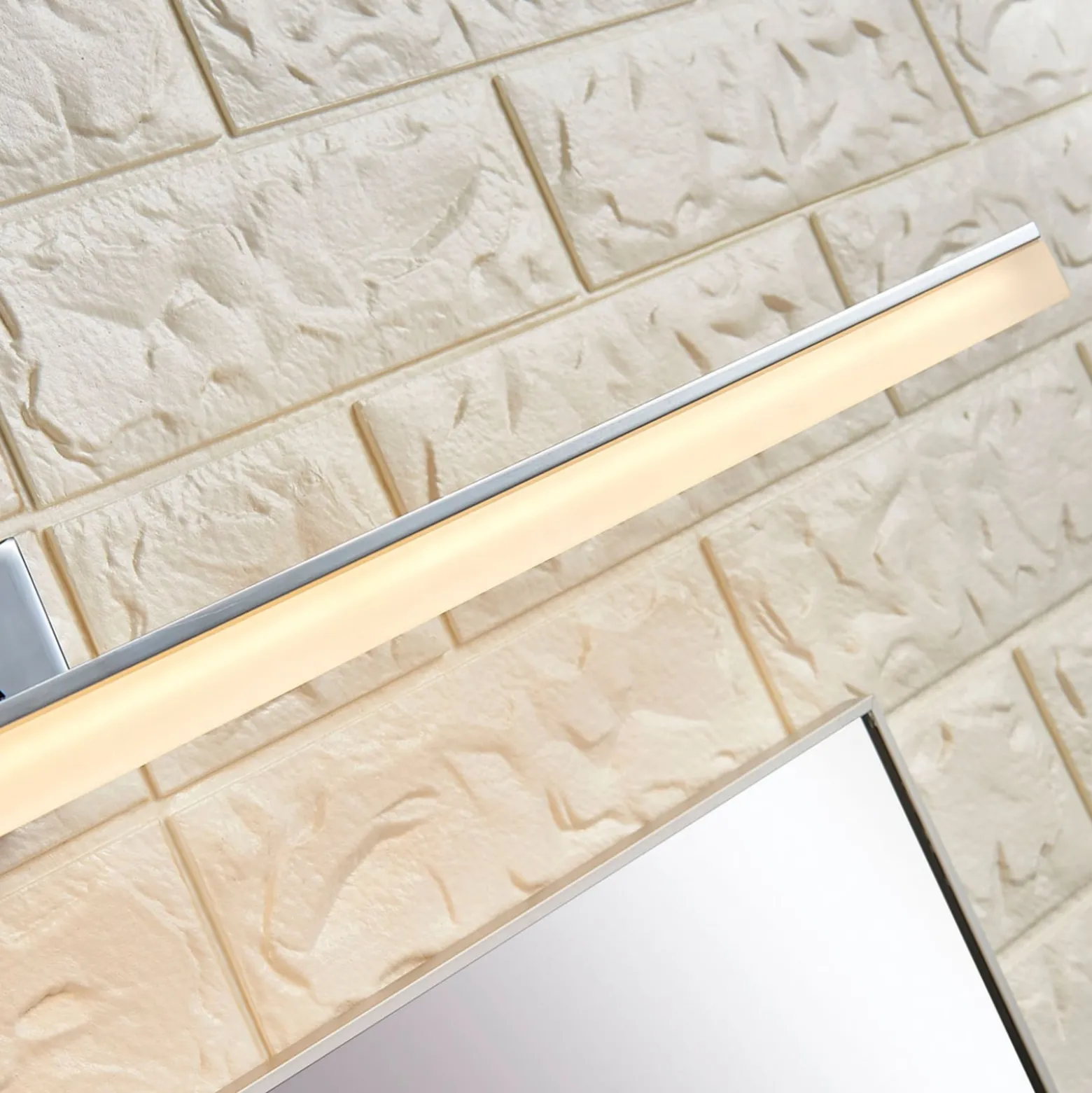 Lucande LED kylpyhuoneen seinävalaisin Julie, 75cm, kromi, metalli, IP44