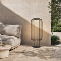 Lucande LED-lattiavalaisin Korvyn, musta, 80 cm, IP44