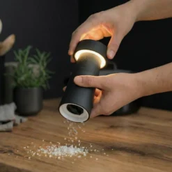 Lucande LED-pippurimylly Pepper, tummanharmaa, akku, IP44