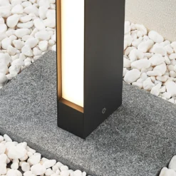 Lucande LED polkuvalaisin Lirka, tummanharmaa, metalli, 60 cm