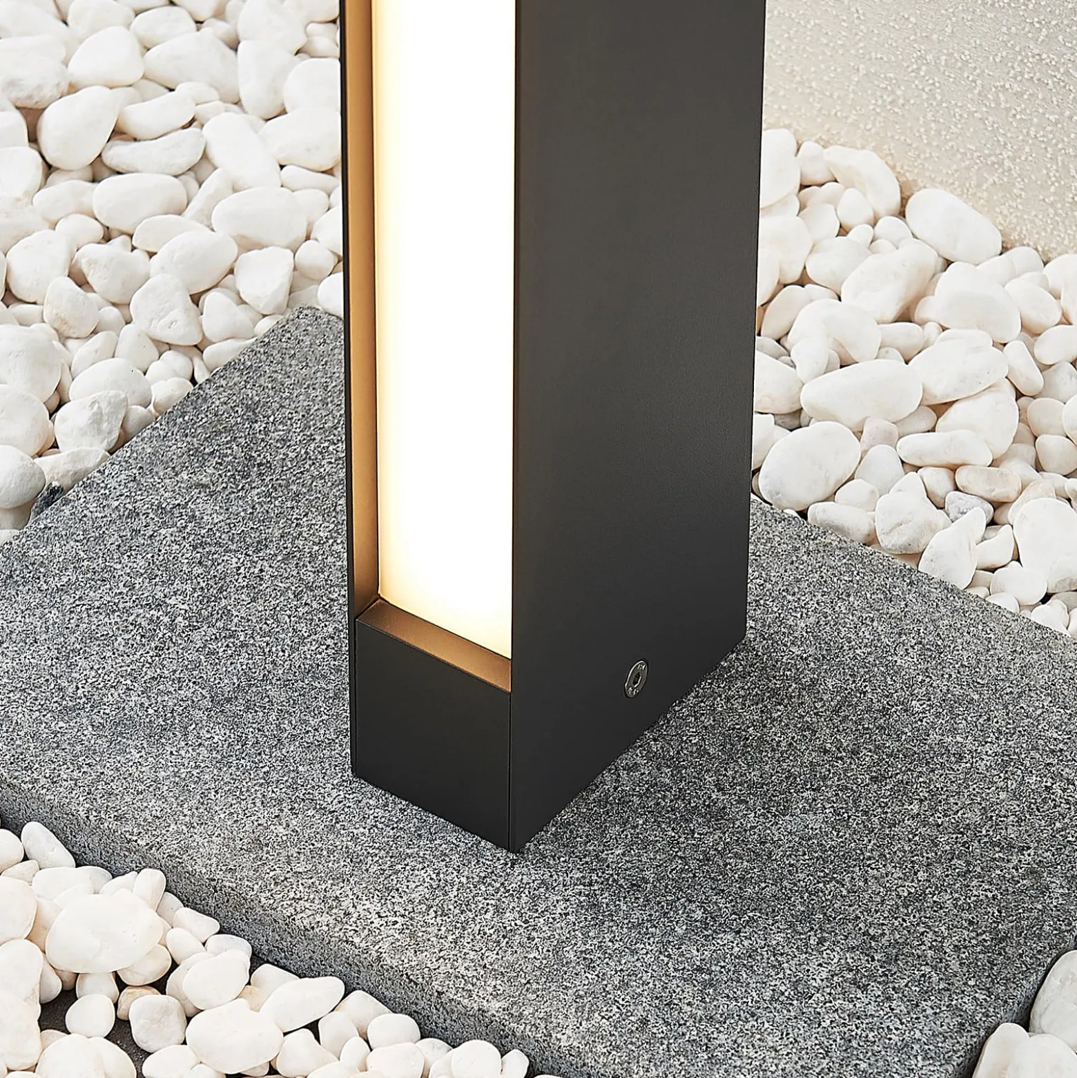 Lucande LED polkuvalaisin Lirka, tummanharmaa, metalli, 60 cm