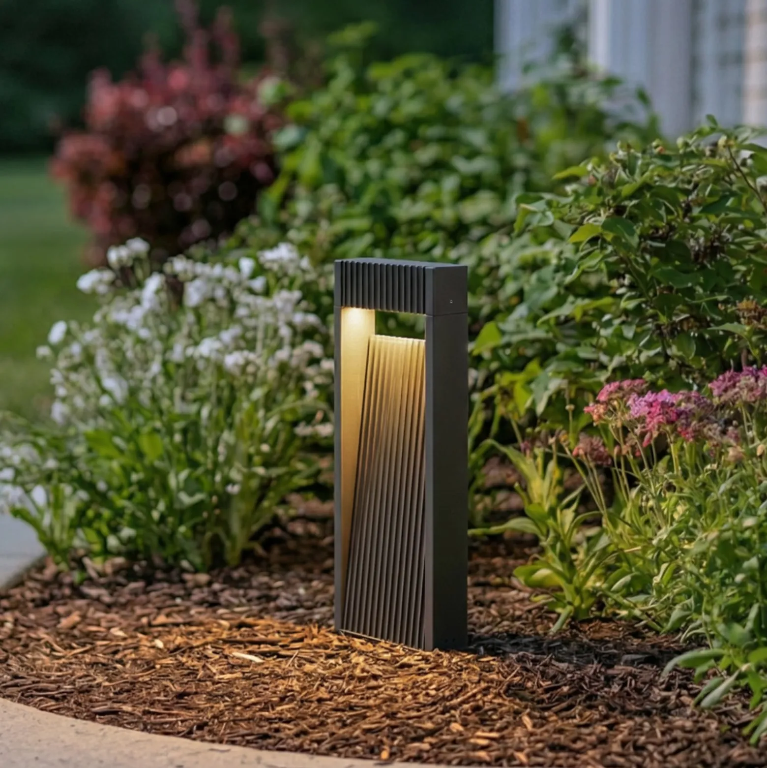 Lucande LED-pollarivalaisin Tavion, 40 cm, antrasiitti, IP65