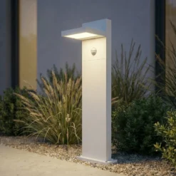 Lucande LED-pylväsvalaisin Silvan, valkoinen, 65 cm, liiketunnistin, IP54
