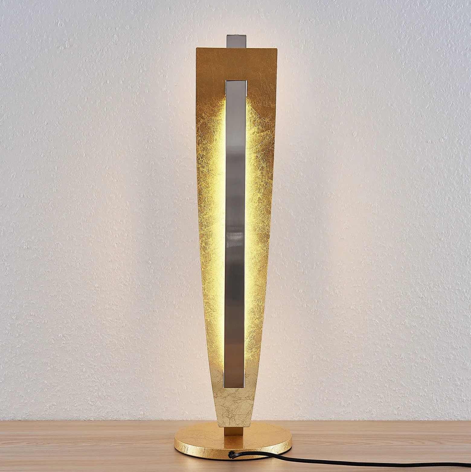 Lucande LED-pöytävalaisin Marija, kullanvärinen, himmennettävä, 62 cm