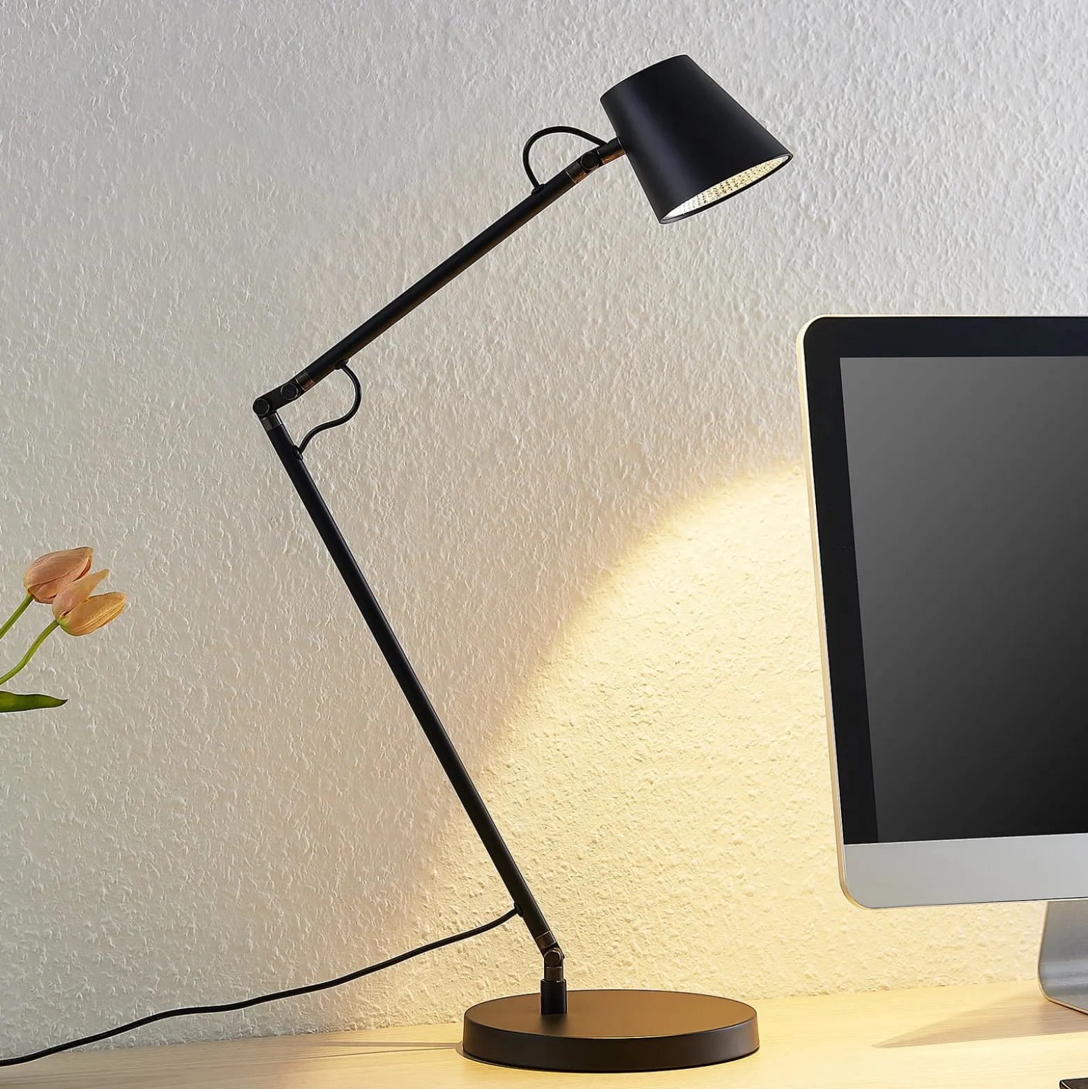 Lucande LED-pöytävalaisin Tarris, korkeus 46 cm, musta