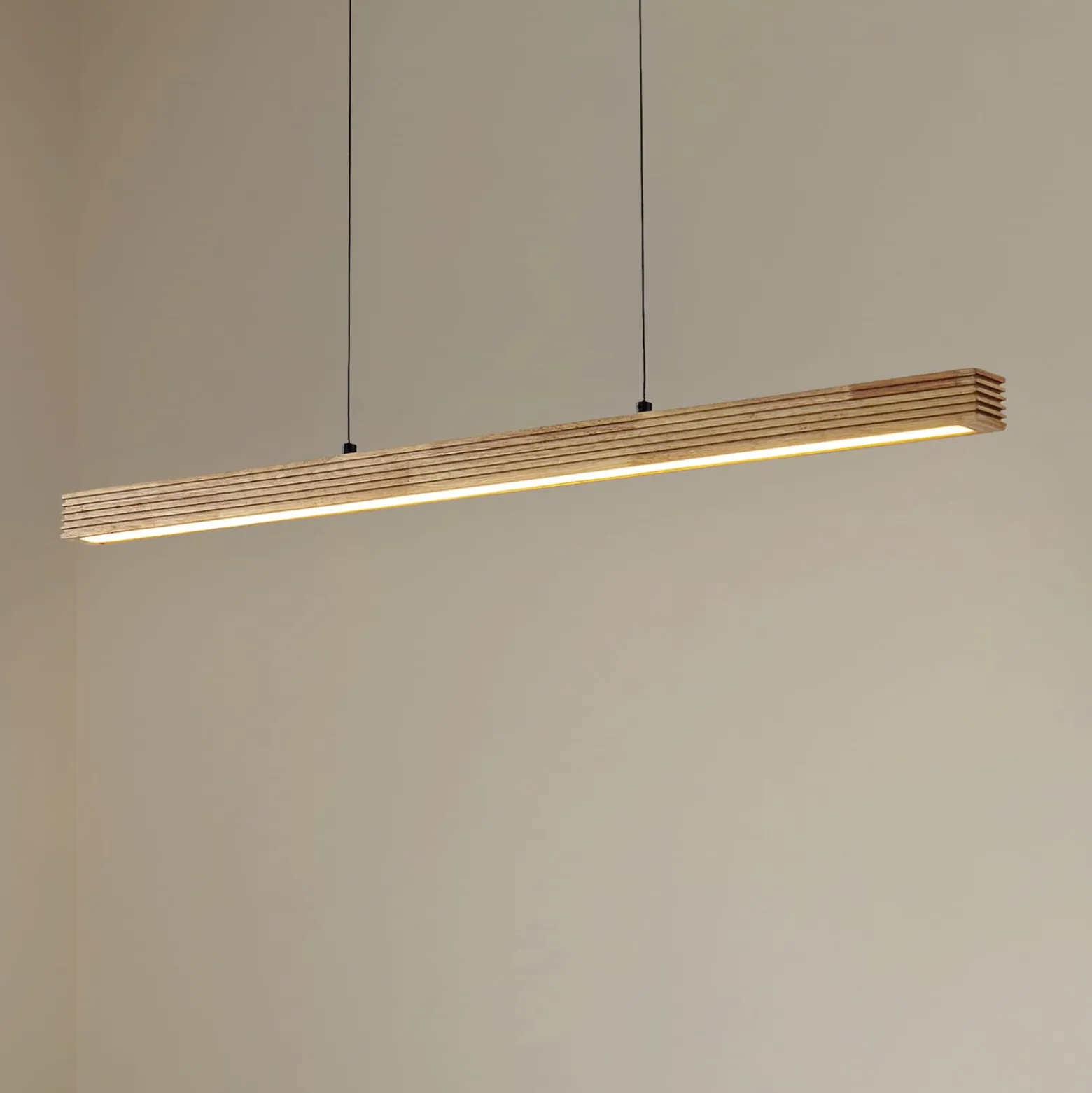 Lucande LED-riippuvalaisin Emara, vaalea puu, tammi, CCT