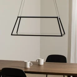 Lucande LED-riippuvalaisin Mensola, musta, alumiini, 75 cm