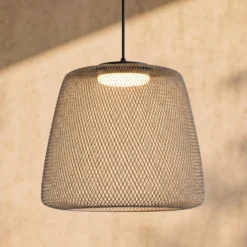Lucande LED-riippuvalaisin ulos Korvyn, harmaa, Ø 50 cm, porrastettu