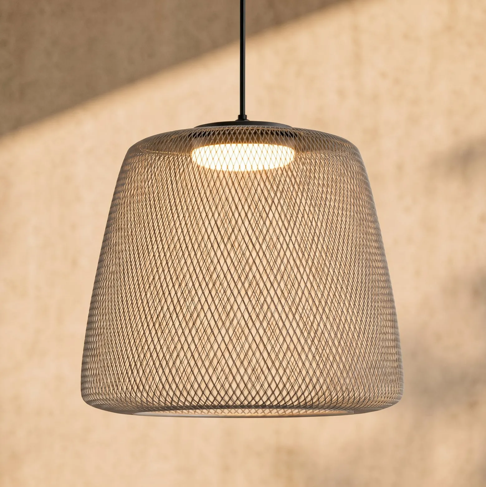 Lucande LED-riippuvalaisin ulos Korvyn, harmaa, Ø 50 cm, porrastettu