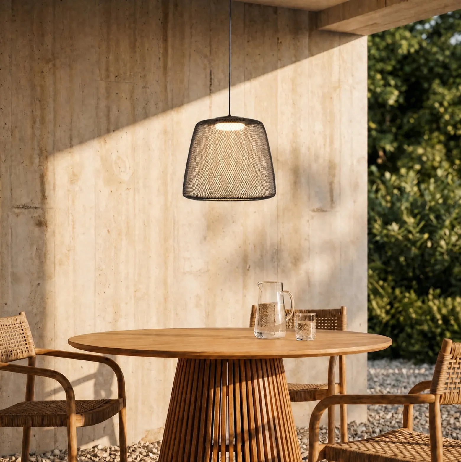 Lucande LED-riippuvalaisin ulos Korvyn, musta, Ø50 cm, portaattomasti