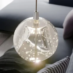 Lucande LED-seinävalaisin Hayley, krominvärinen, lasi, korkeus 34 cm