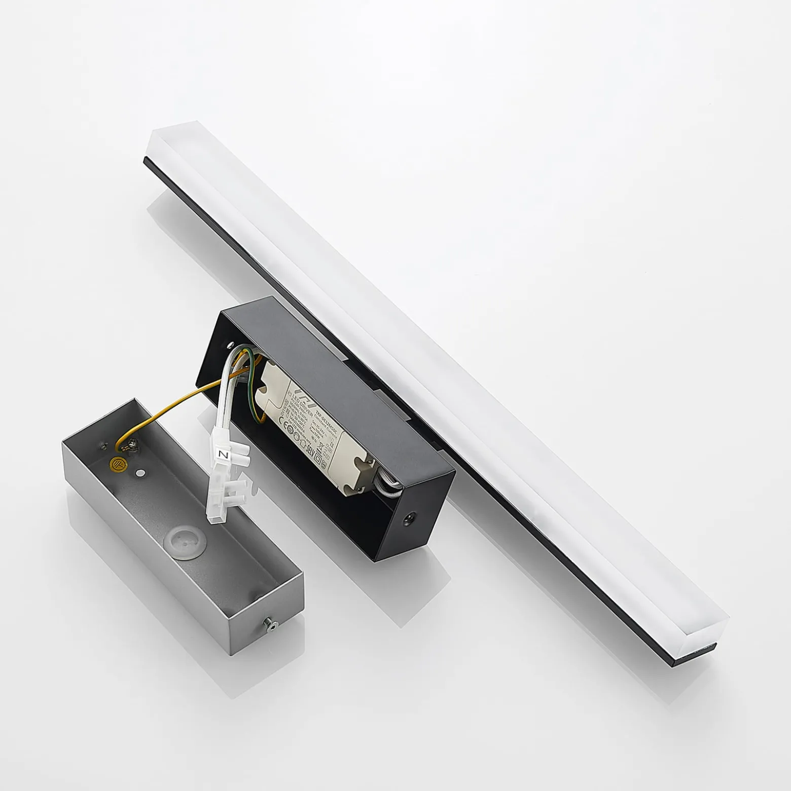 Lucande LED-seinävalaisin Lisana, vaakasuora, 46 cm, IP44