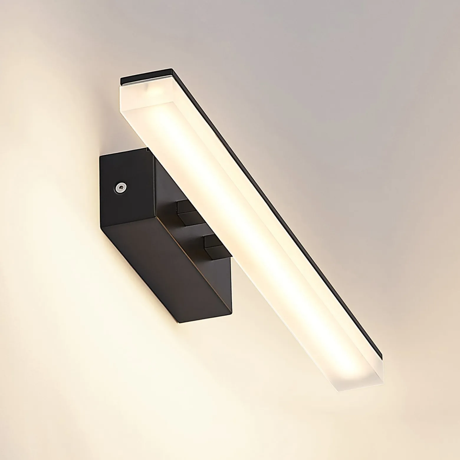 Lucande LED-seinävalaisin Lisana, vaakasuora, 46 cm, IP44