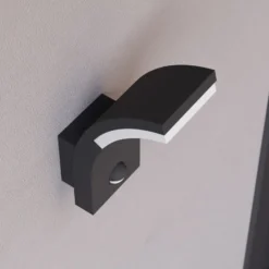 Lucande LED-seinävalaisin Timm, anturi, 20cm, antrasiitti, IP54