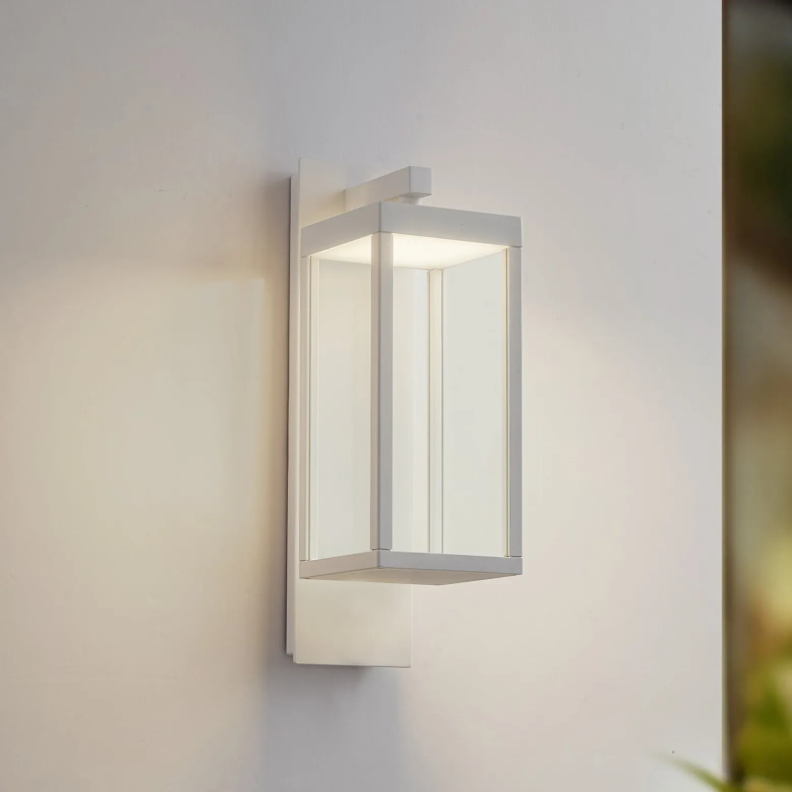 Lucande LED-ulkoseinälamppu Ferdinand, valkoinen, metalli, 38 cm