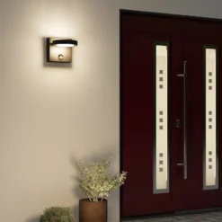 Lucande LED-ulkoseinävalaisin Belna, metalli, anturi, IP54