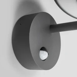 Lucande LED-ulkoseinävalaisin Fenia, anturi, IP54, antrasiittipunainen