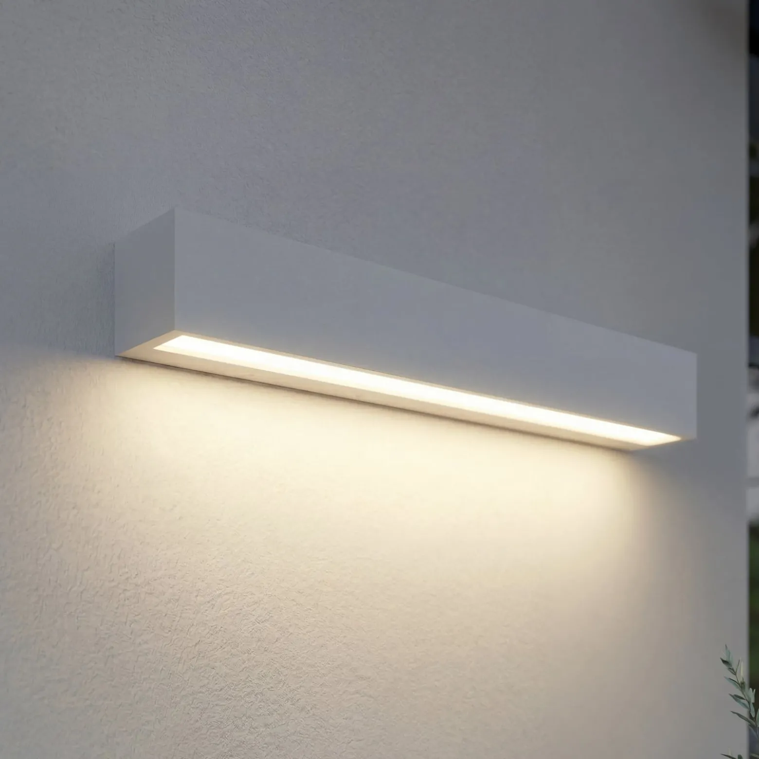 Lucande LED-ulkoseinävalaisin Lengo, 50 cm, valkoinen, alaspäin suunnattu, 3000