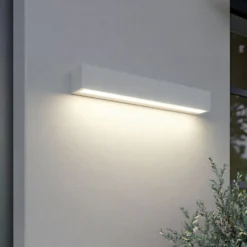 Lucande LED-ulkoseinävalaisin Lengo, 50 cm, valkoinen, alaspäin suunnattu, 3000