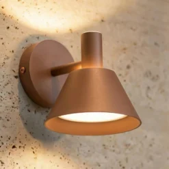 Lucande LED-ulkoseinävalaisin Tabena, ruskea, IP44, CCT