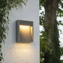 Lucande LED-ulkoseinävalaisin Tavion, 16 cm, antrasiitti, IP65